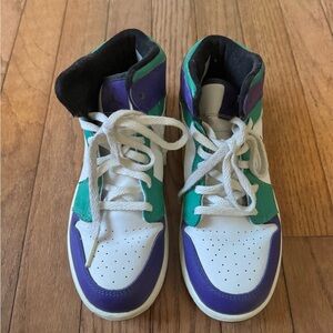 Nike Air Jordan 1 hi-top kid sneakers